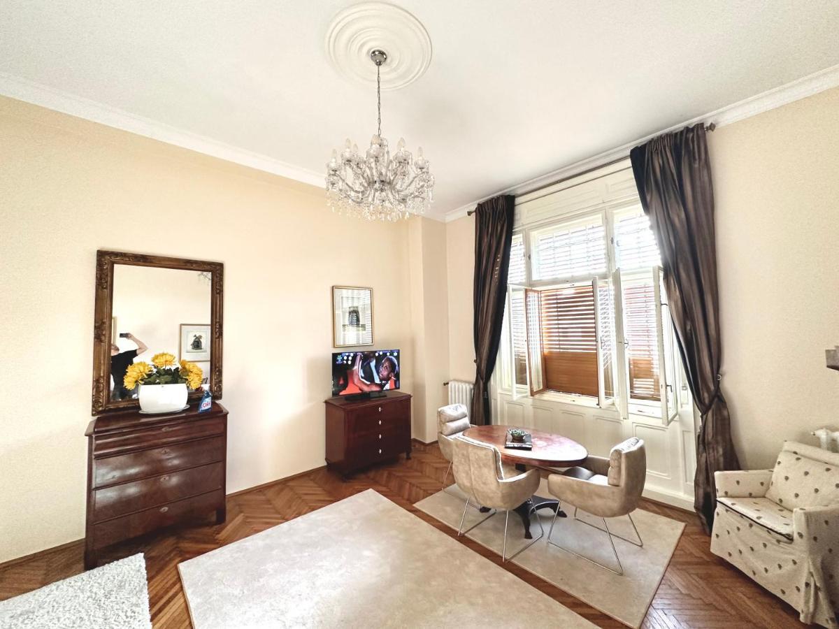 Premium Apartment *